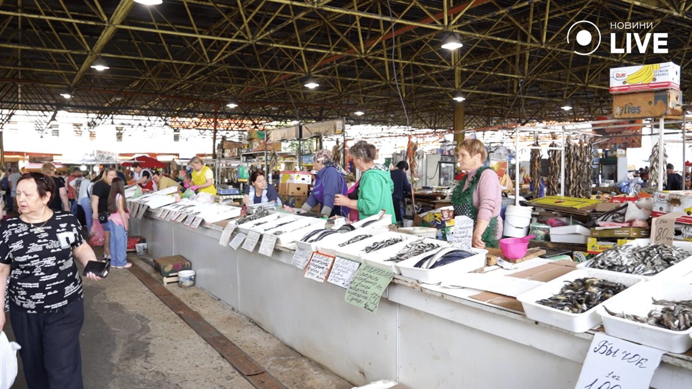 Рибний ряд на "Привозі"