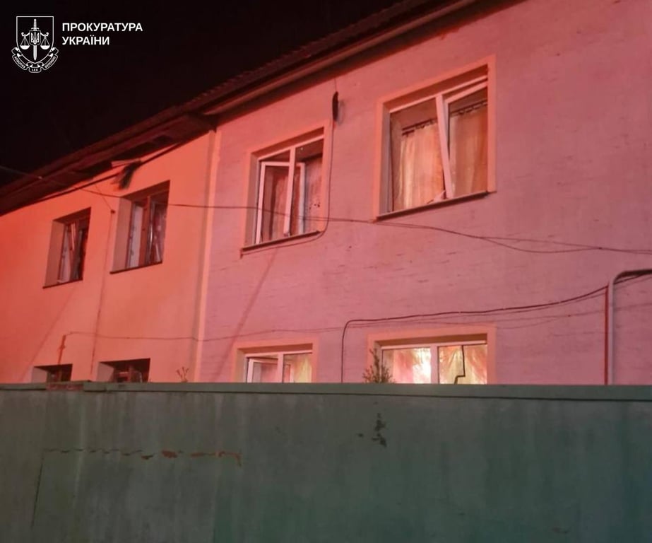 Вибиті вікна у приватному будинку