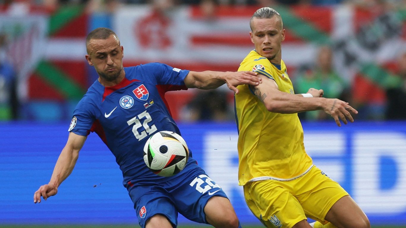 Украина первой пропустила гол от Словакии, но одержала победу
