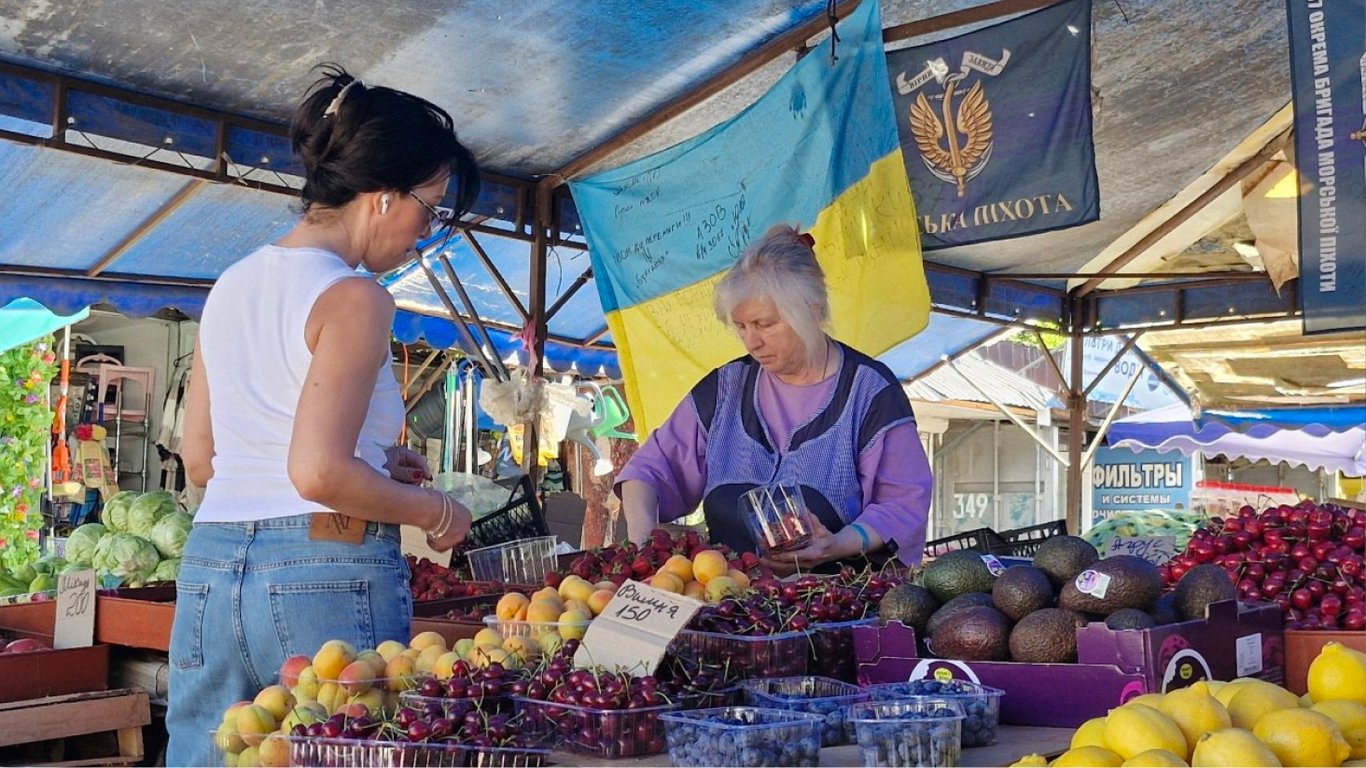 На ринку Одеси дорожчає черешня: ціни на фрукти та ягоди