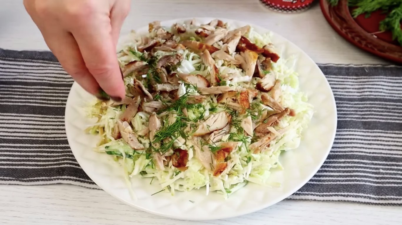 рецепт салату з пекінською капустою та куркою