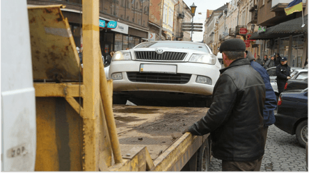 Сусідське авто перегородило двір — чи є покарання для власника - 285x160