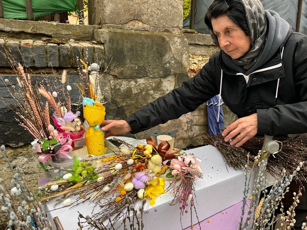 С декором и украинской символикой — какая стоимость ивовых отраслей во Львове - фото 1