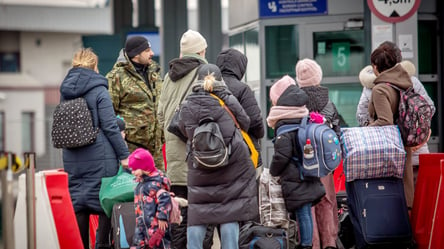 Германия облегчит условия работы для украинских беженцев - 285x160