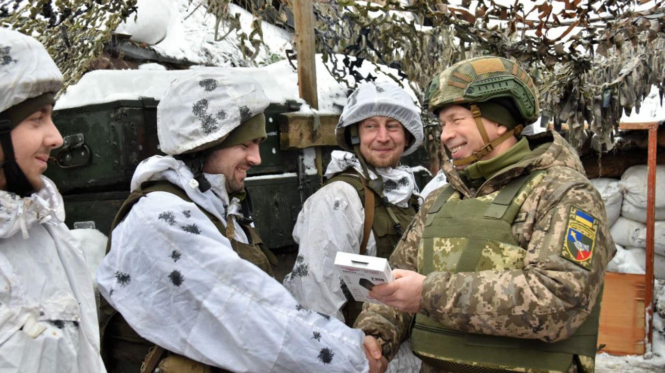 Генерал Сырский поздравил украинских военных с Новым годом