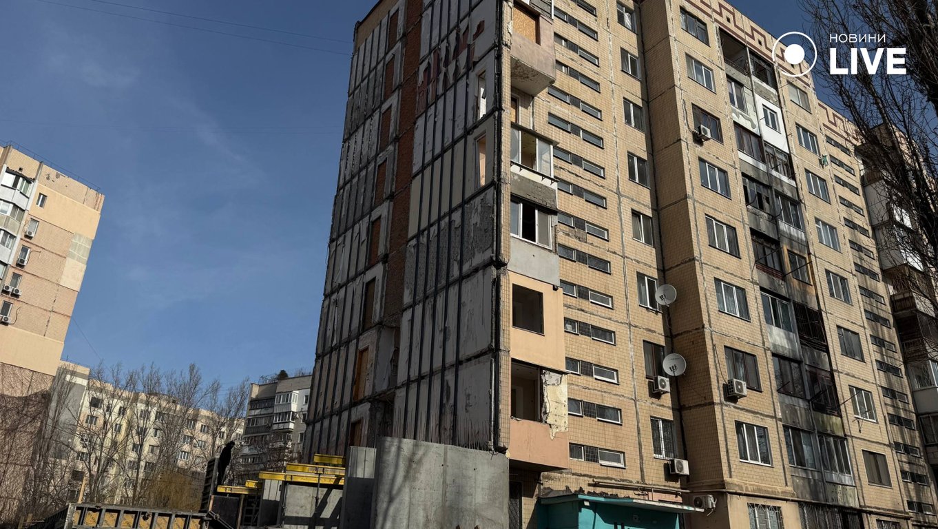 Друга річниця удару шахеда по будинку в Одесі