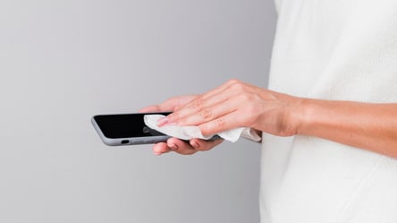 Не протирайте екран смартфона цим, якщо не хочете його зіпсувати - 285x160