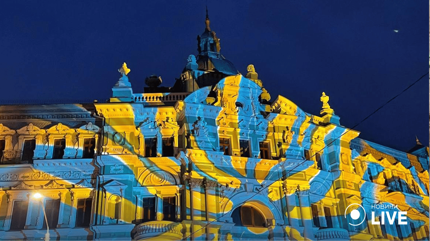 Художник из Швейцарии Герри Хофштеттер к годовщине войны подсветил архитектурные достопримечательности в Одессе