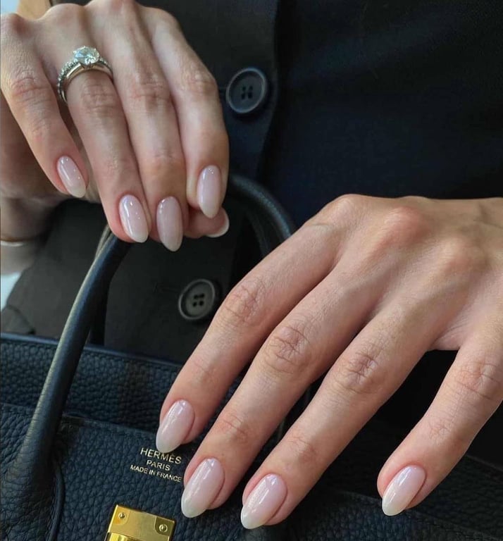 Бюджетний манікюр, що має особливий вигляд