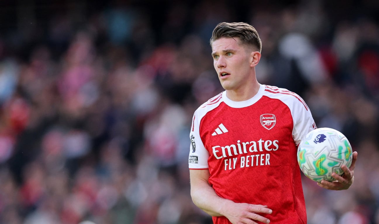 Форвард Виктор Дьекереш в матче "Арсенала" с "Борнмутом" 11 апреля 2026 года