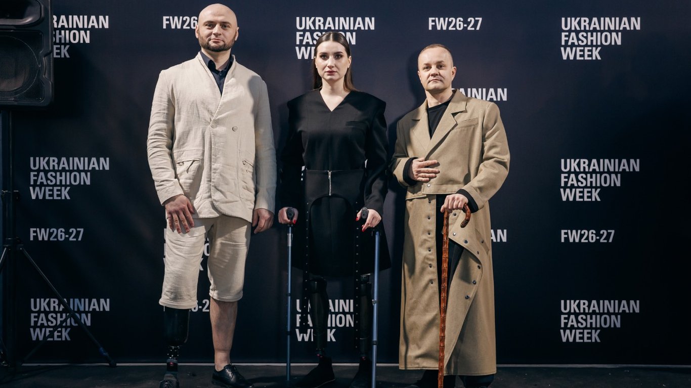 JULIYA KROS пpeзeнтувaли oдяг для вeтepaнiв нa Ukrainian Fashion Week - фoтo 1