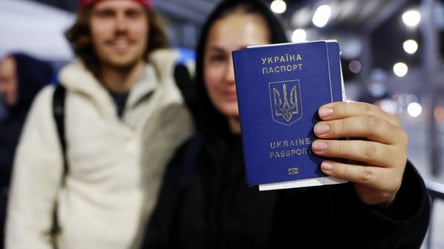 Где за границей украинцы могут оформить паспорта: ответ Минреинтеграции - 285x160