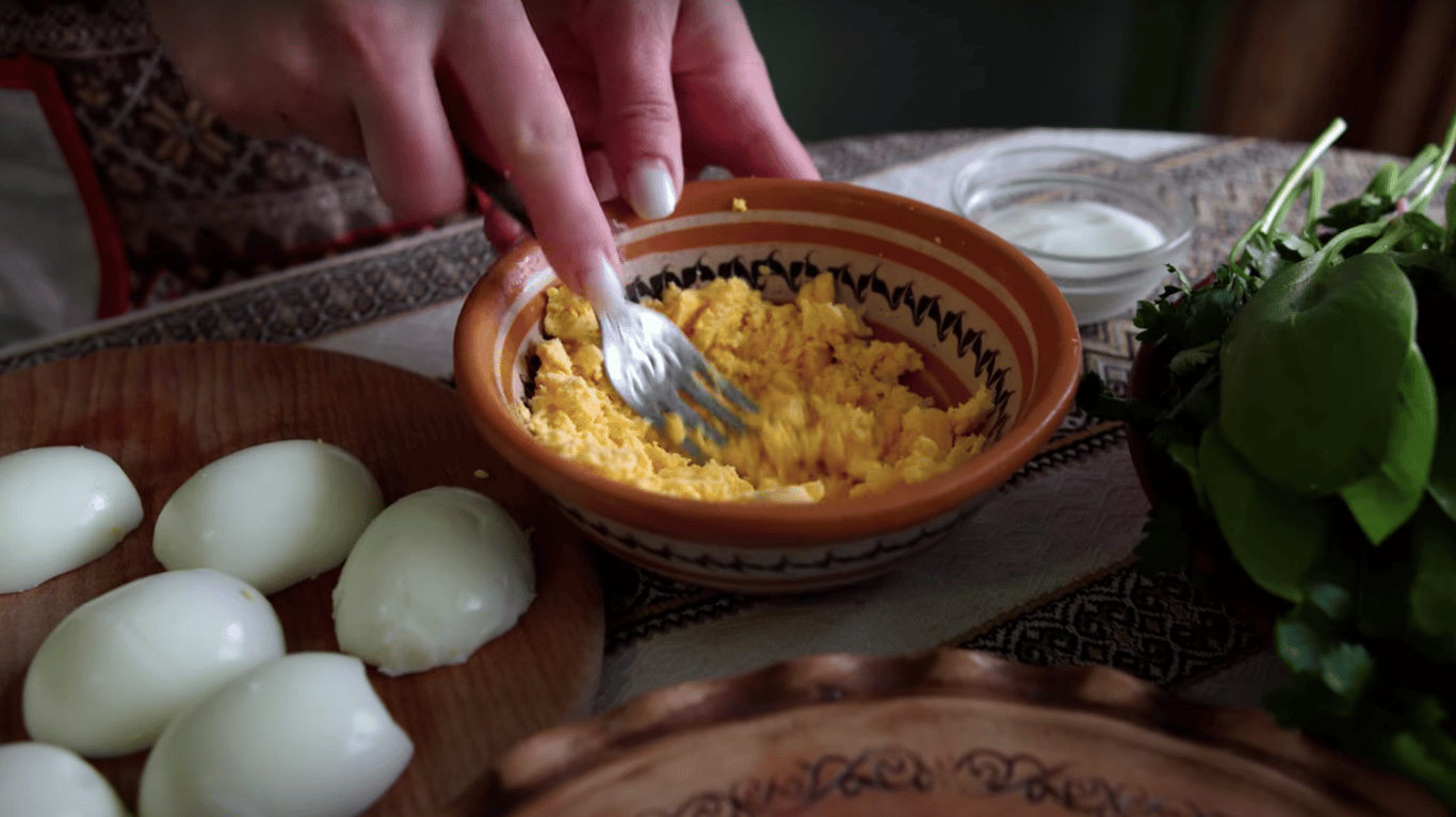 сманчий зелений борщ по-українськи з качиними шиями