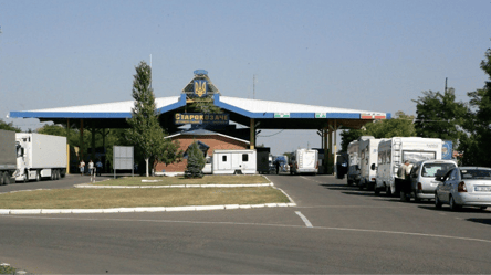 Одесские пограничники запретили въезд в Украину 71-летнему россиянину - 285x160
