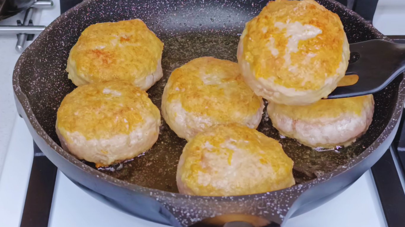 тефтелі з соусом