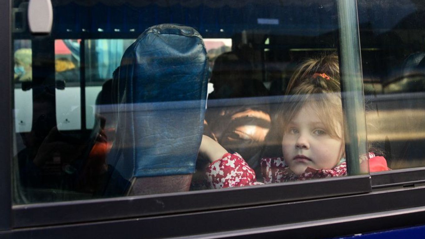 Оккупанты начали депортировать детей из Каменки-Днепровской, — Генштаб