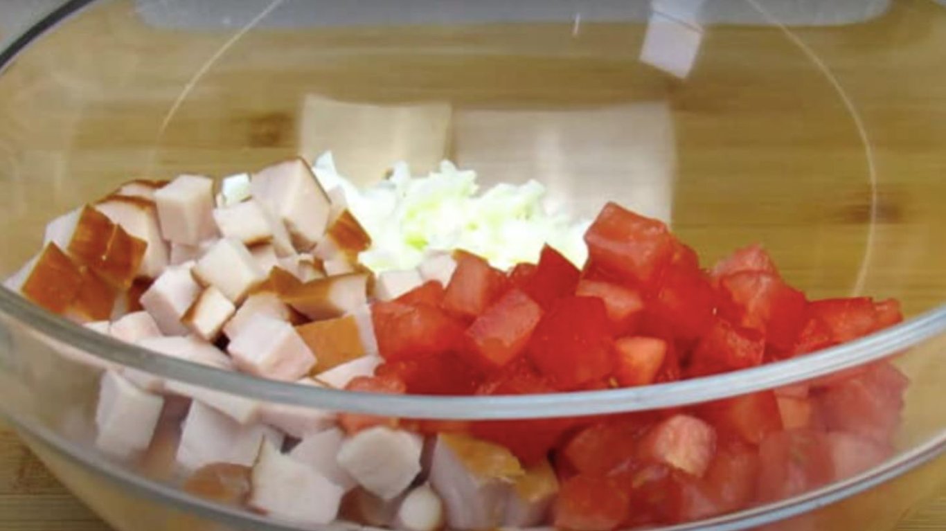 салат з копченою куркою 