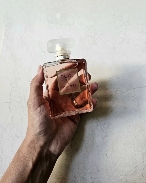 What does Coco Mademoiselle Parfum Chanel perfume smell like