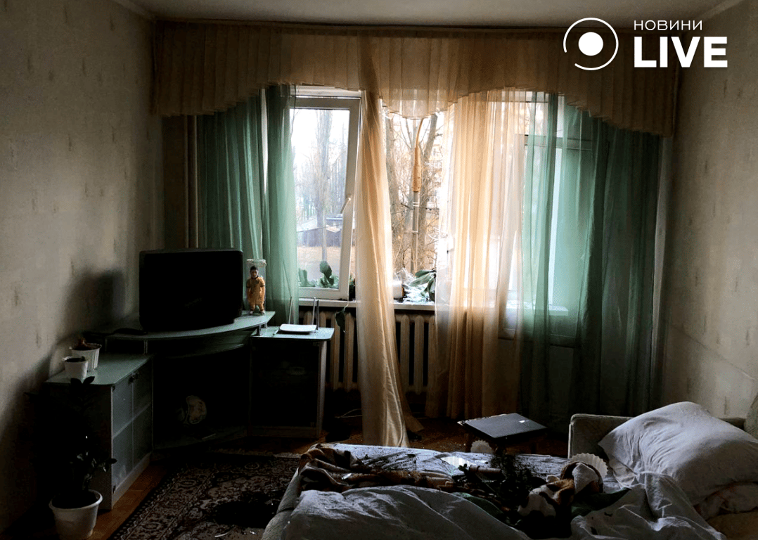 Руйнування в квартирі Влада через обстріл РФ