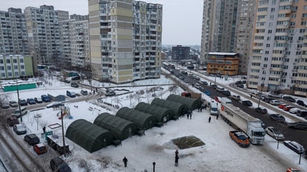 Где поесть и зарядиться — на Троещине в Киеве развернули палатки - 290x166