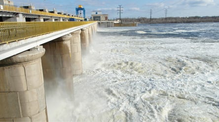 Окупанти заявили про зниження рівня води в Каховському водосховищі - 285x160