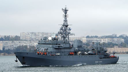 Появились первые кадры поражения российского корабля беспилотником - 285x160