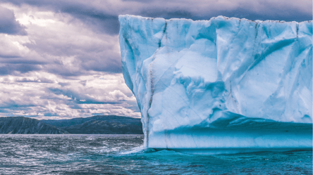 В Антарктиці почав дрейфувати найбільший у світі айсберг - 285x160