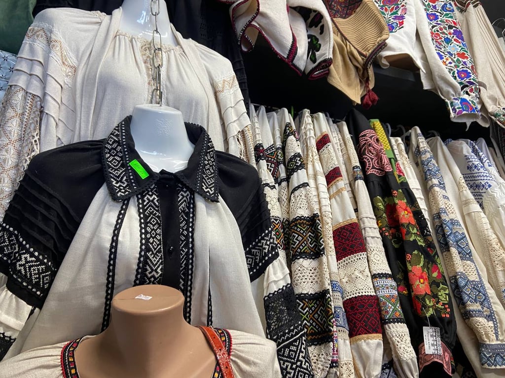 Вышитая одежда