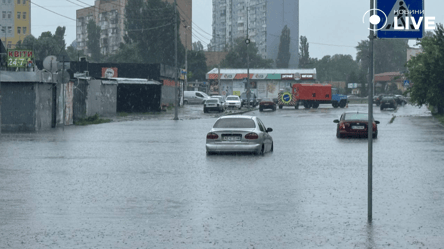 Через зливу у Києві затопило вулиці — фоторепортаж Новини.LIVE - 285x160