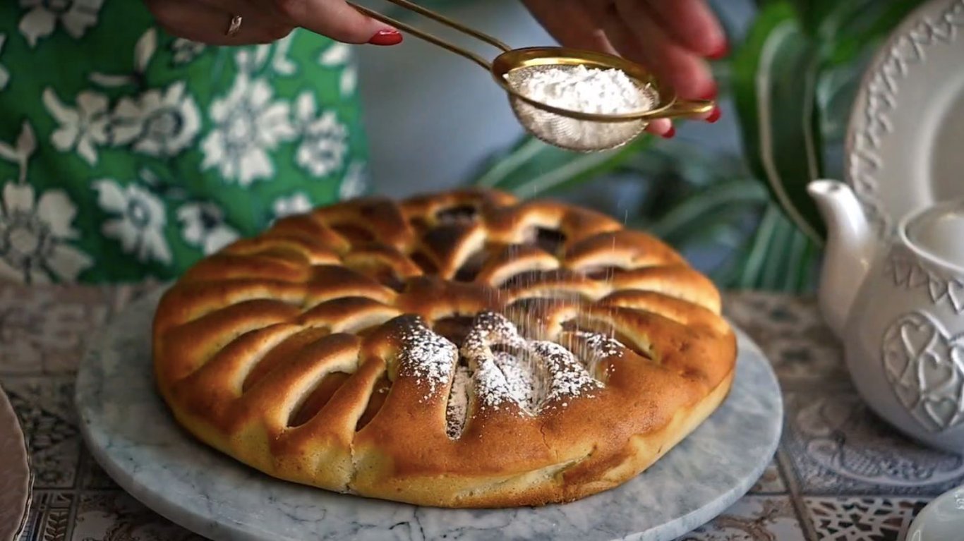 літній рецепт пирога з нектаринами