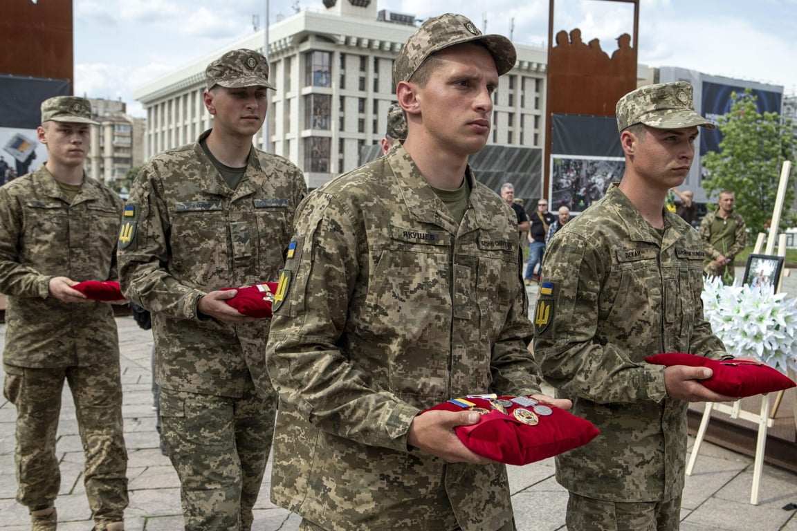 Як в Україні заведено хоронити військових