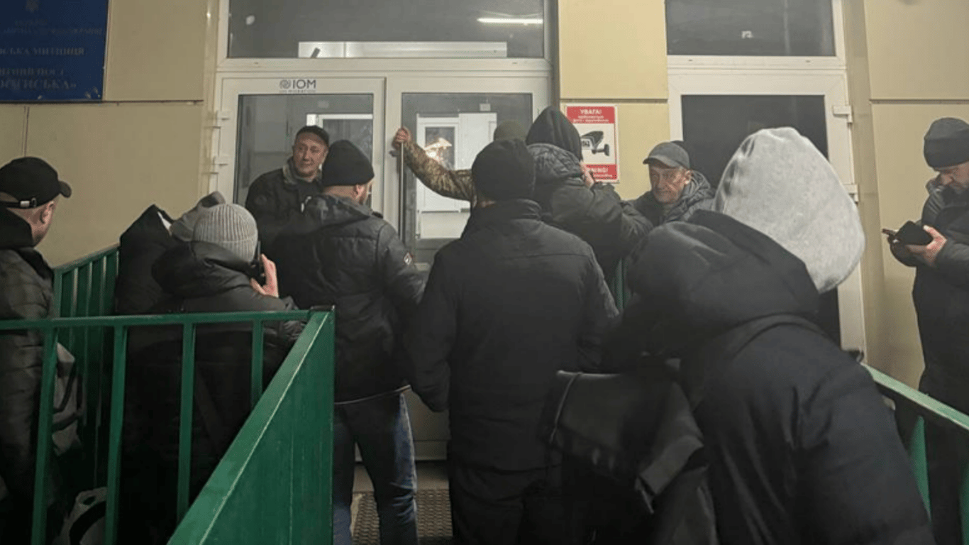 На польско-украинской границе снова заблокировали движение — что известно