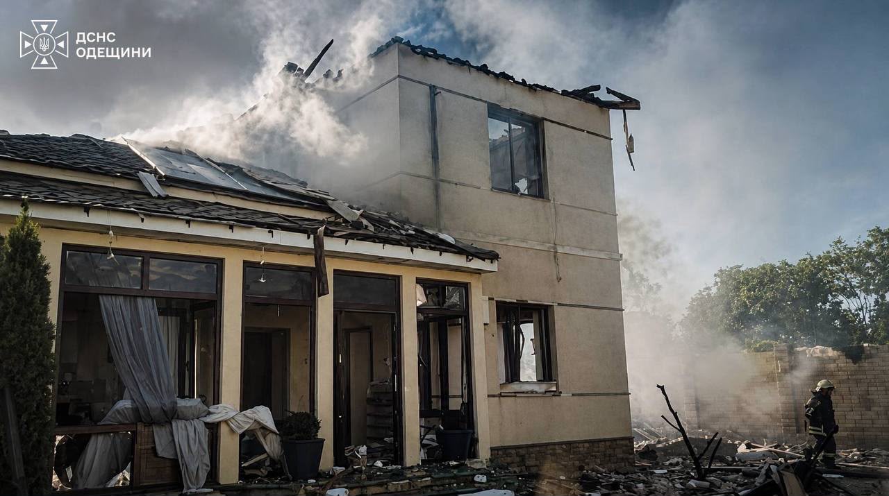 У Молдові вибухнув невідомий літальний об'єкт під час атаки РФ на Одещину - фото 2