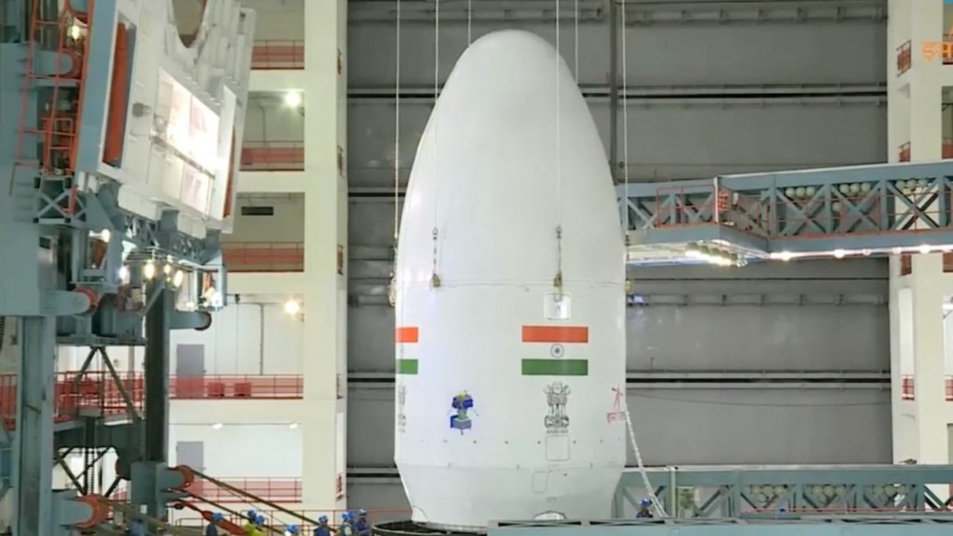 Космическая миссия: Индия запускает посадочный аппарат и луноход