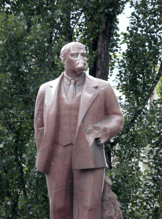 Свержение памятника Ленину на Бессарабке – как сейчас выглядит знаковое место