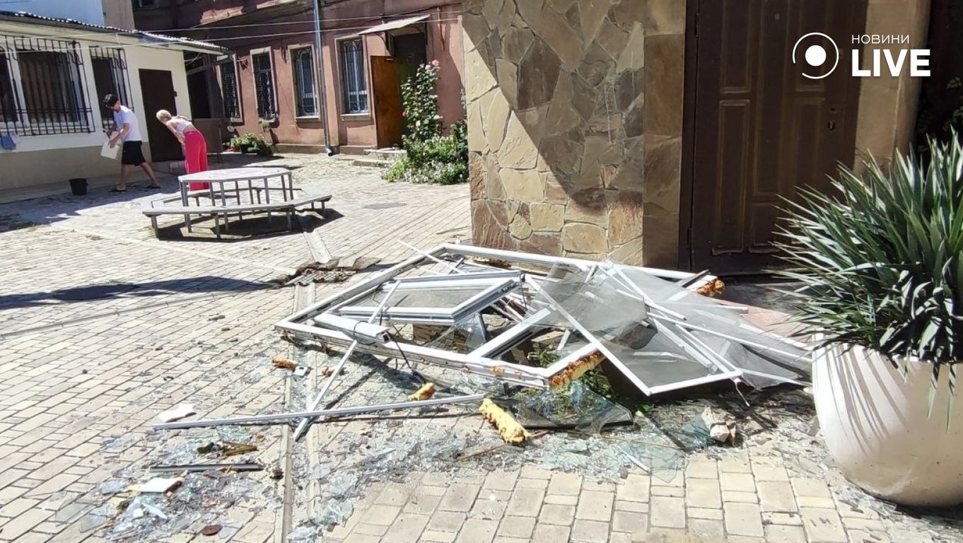 Удар по гіпермаркету в Одесі