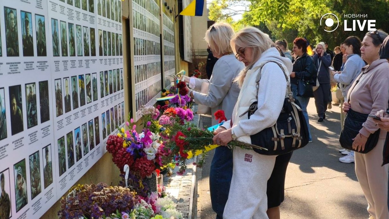 В Одесі вшанували захисників і захисниць України