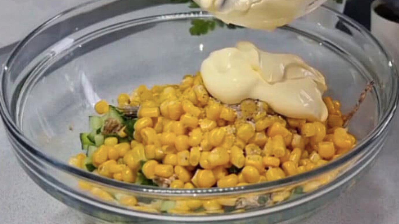 простий рецепт салату зі шпротами