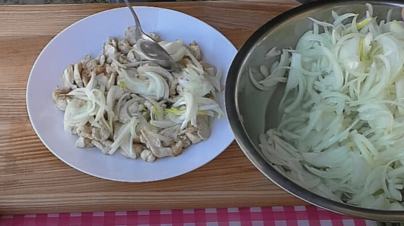 рецепт салату з куркою