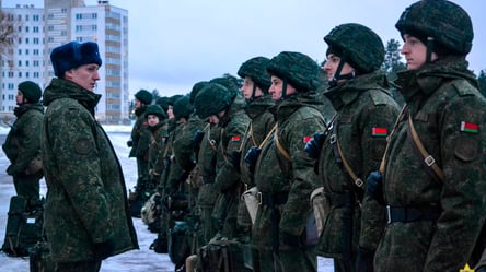 Лукашенковские армейцы тренируются переходить на военное положение - 285x160