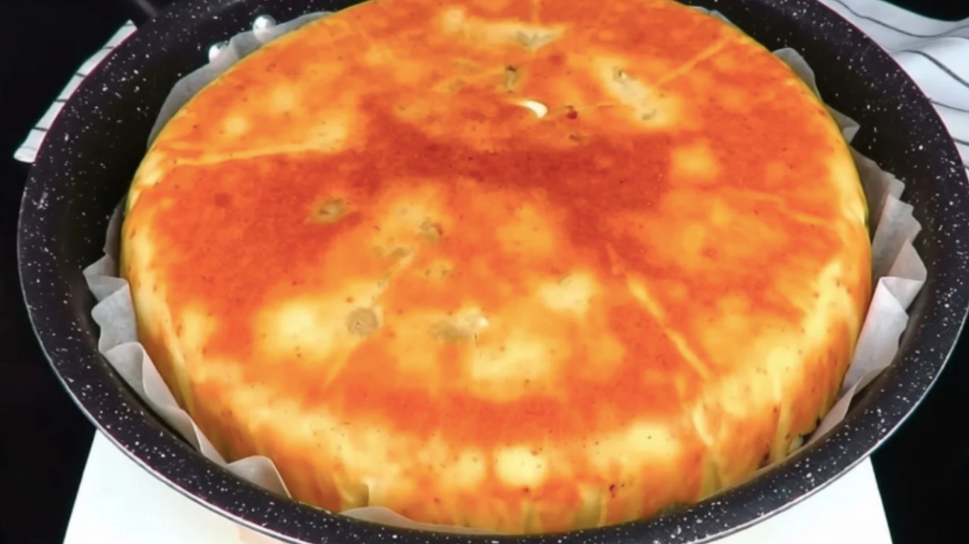 рецепт солоного пирога на пательні