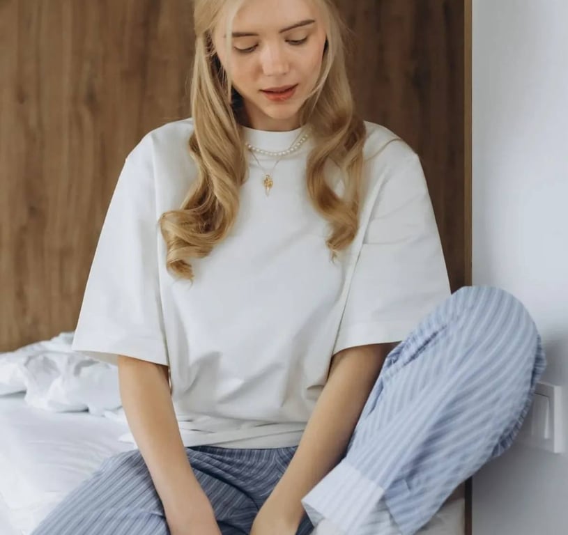 Біла футболка знайдеться в шафі кожної