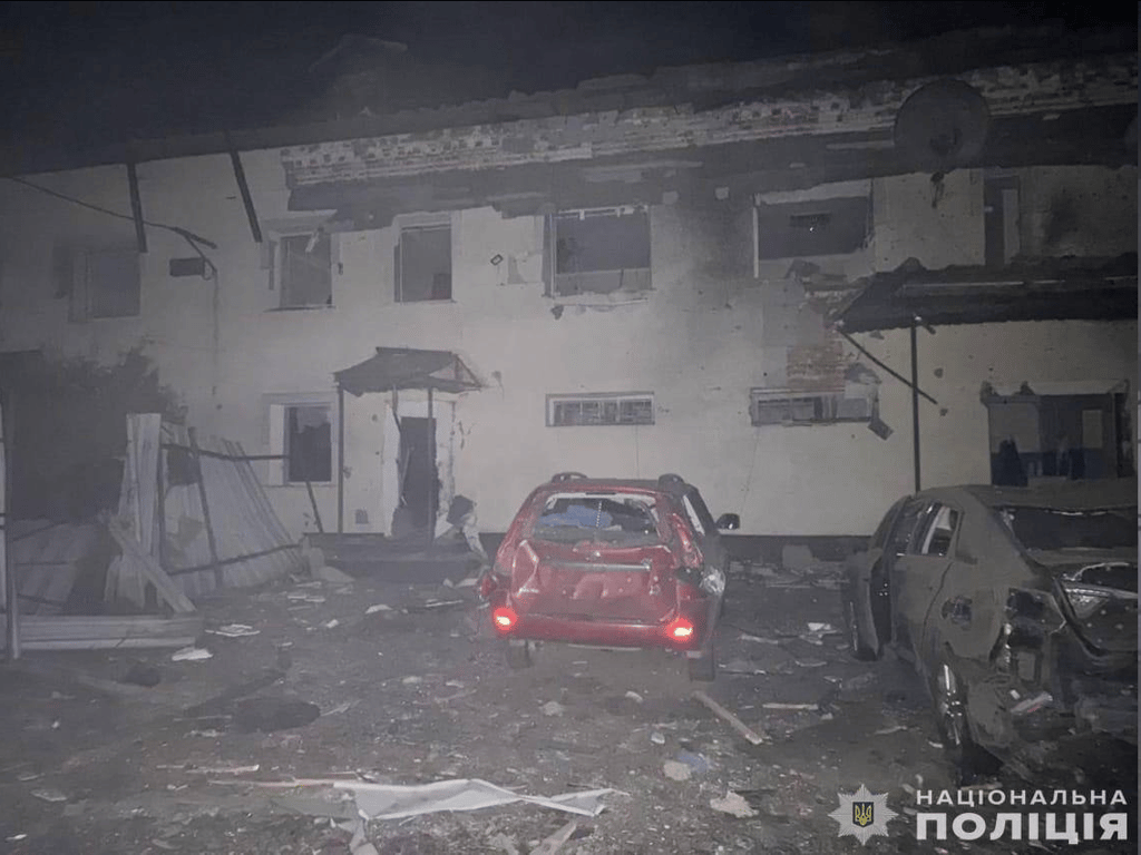 Наслідки удару КАБів по Семенівці ввечері 4 січня 2025 року
