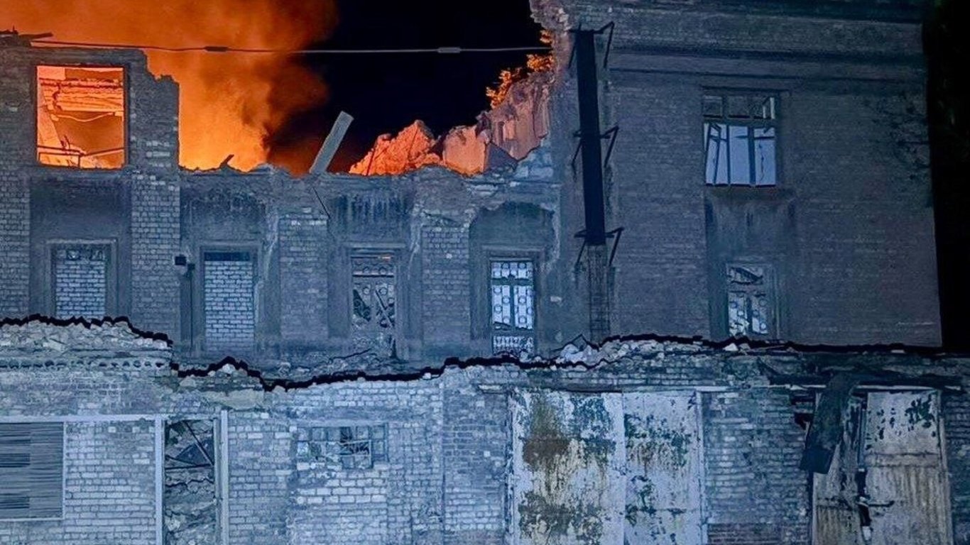 РФ завдала удару по Дніпру: постраждала людина