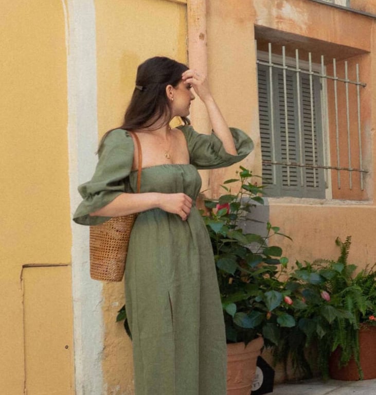 Сукня з рюшами зараз в тренді