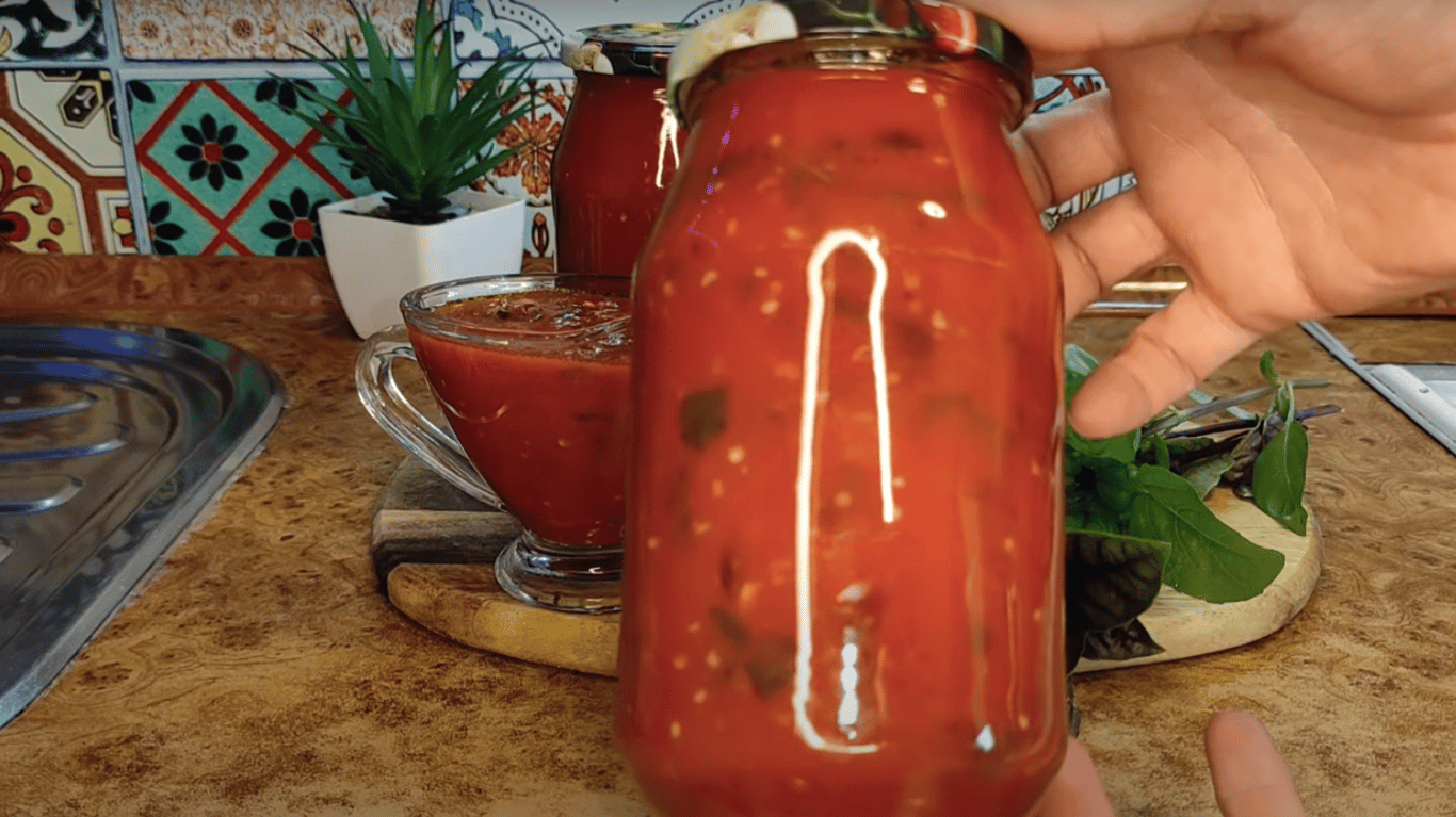 смачний соус на зиму до будь-яких страв