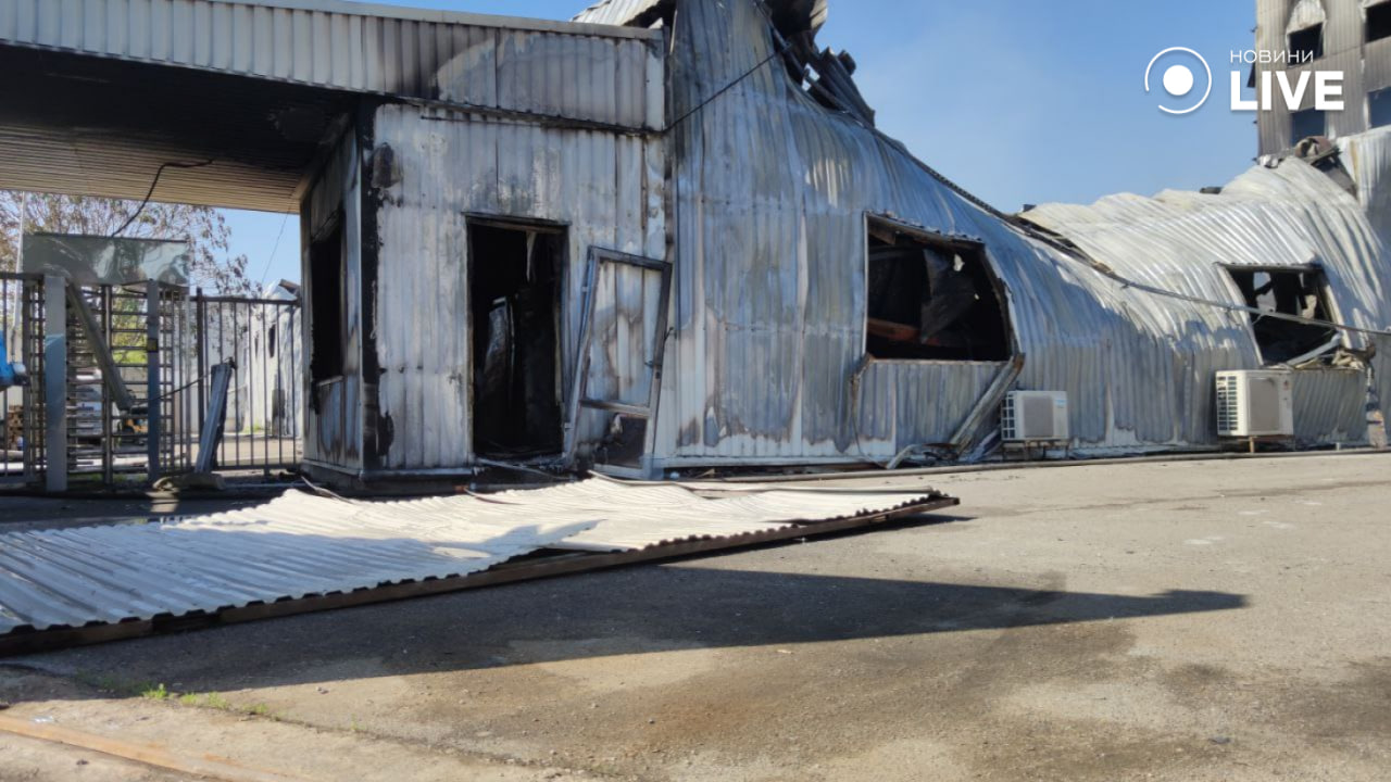 Зруйновані склади агропідприємства