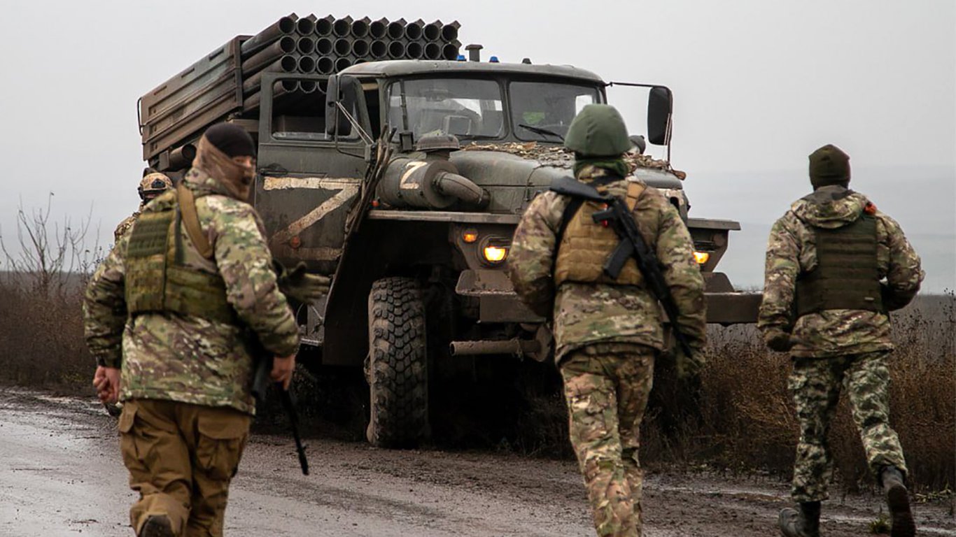 Російські війська може чекати котел в Соледарі - прогноз військового