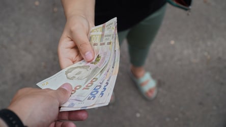 Мінімальна зарплата з 1 червня: скільки отримають українці "на руки" - 285x160