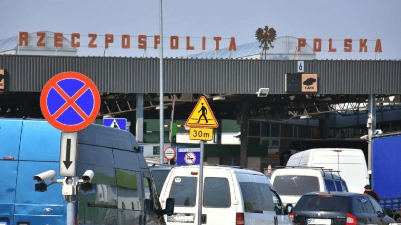 Польські перевізники хочуть заблокувати ще один пункт пропуску на кордоні з Україною - 64x64